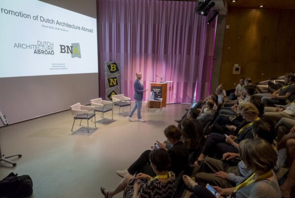 Promotie in het buitenland: “Creëer je eigen markt, en word goed betaald” - featured image