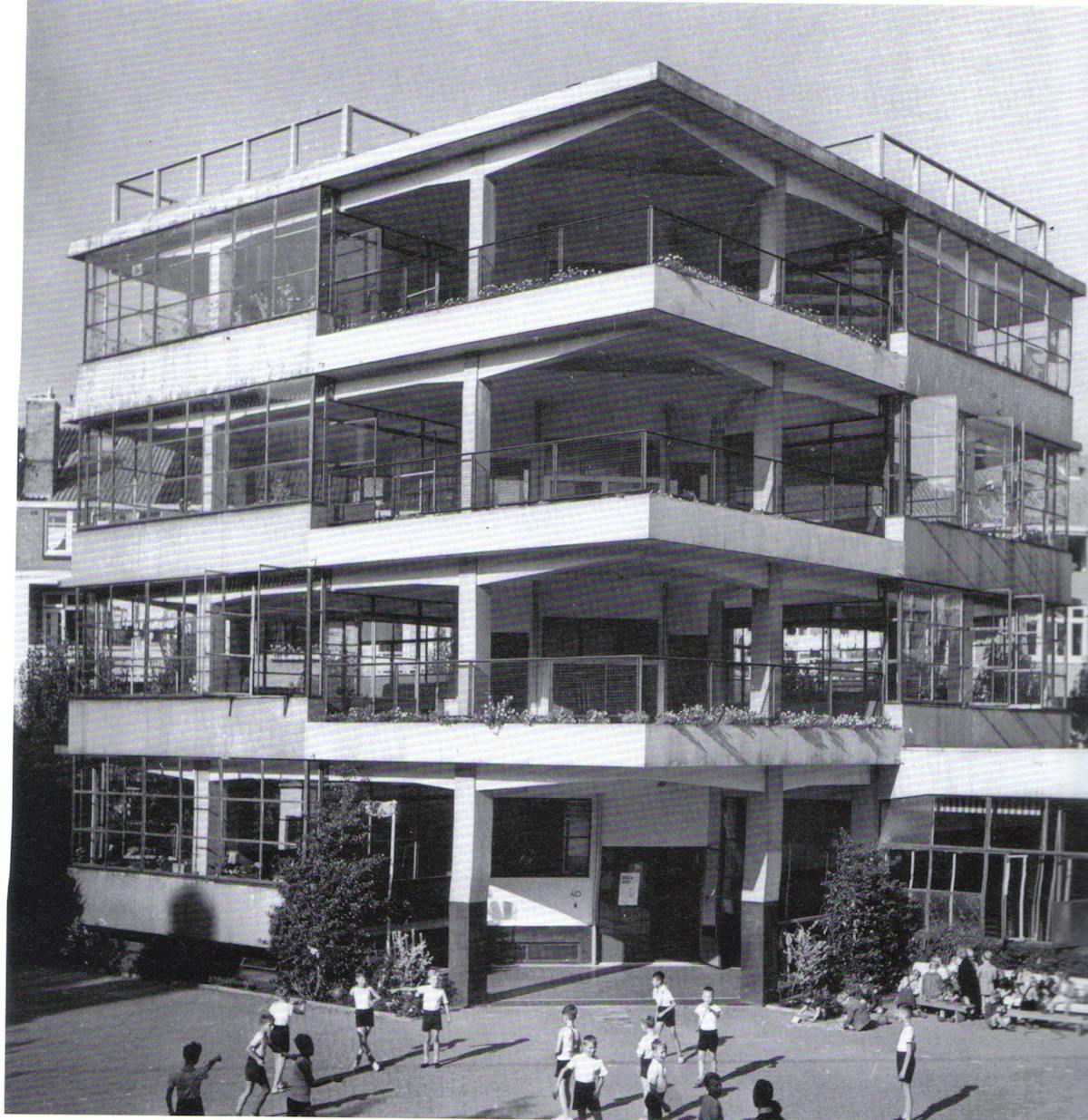 De anderhalve-meter-maatschappij en de nieuwe openluchtschool - featured image