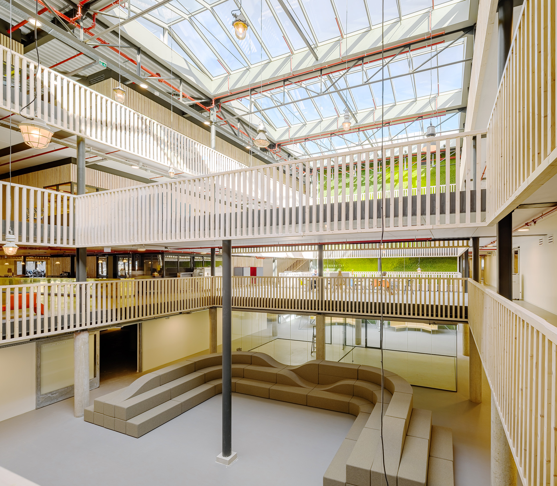 De Titaan - Hoofdfoto