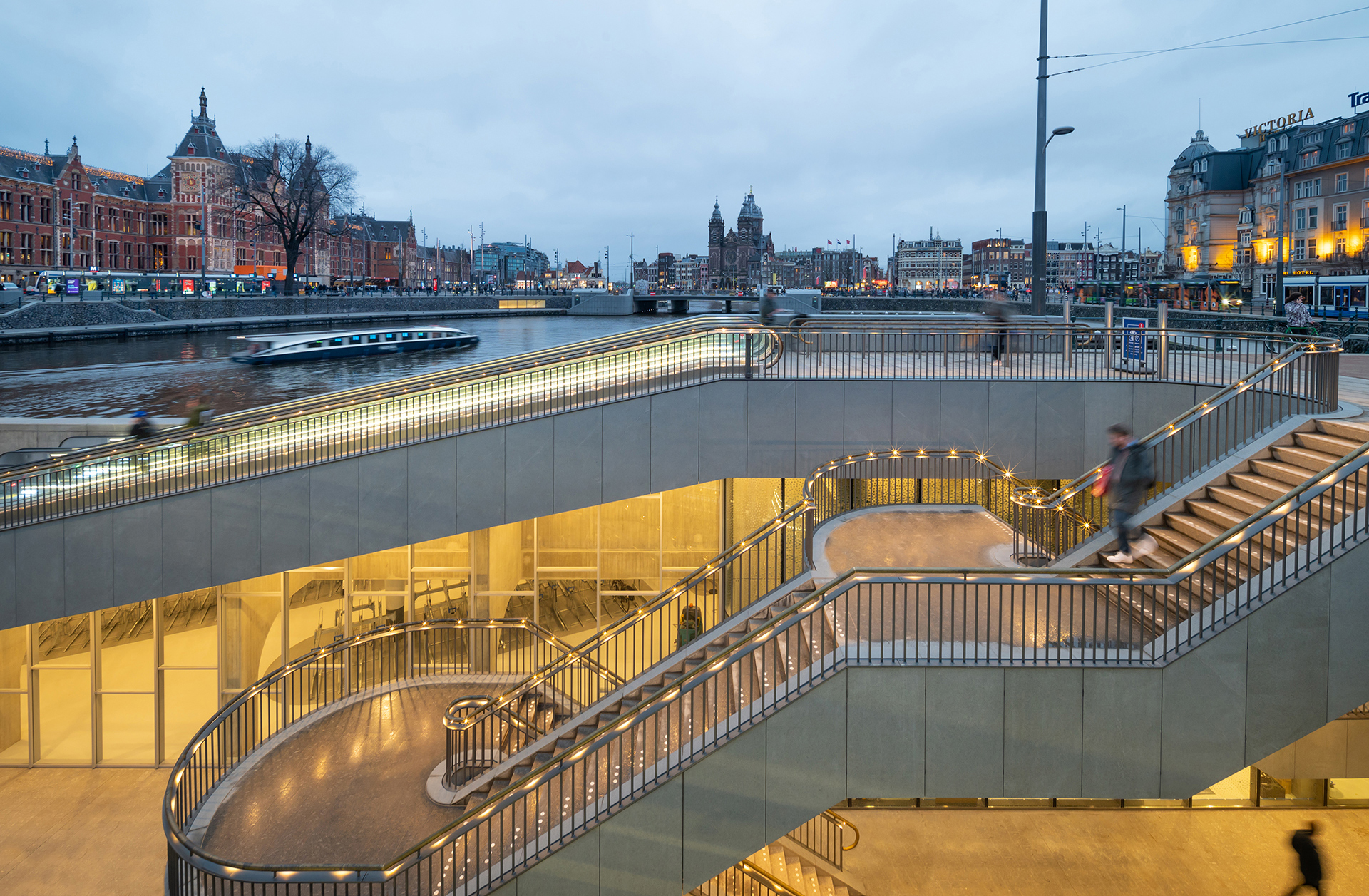 Fietsparkeergarage / Stationsplein, Amsterdam - Hoofdfoto