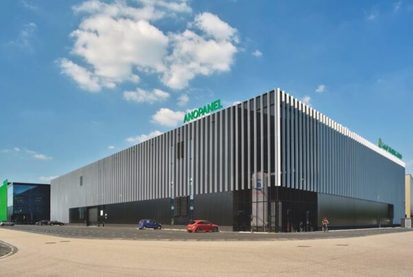 Afwerking met composiet over de gehele gevel - featured image