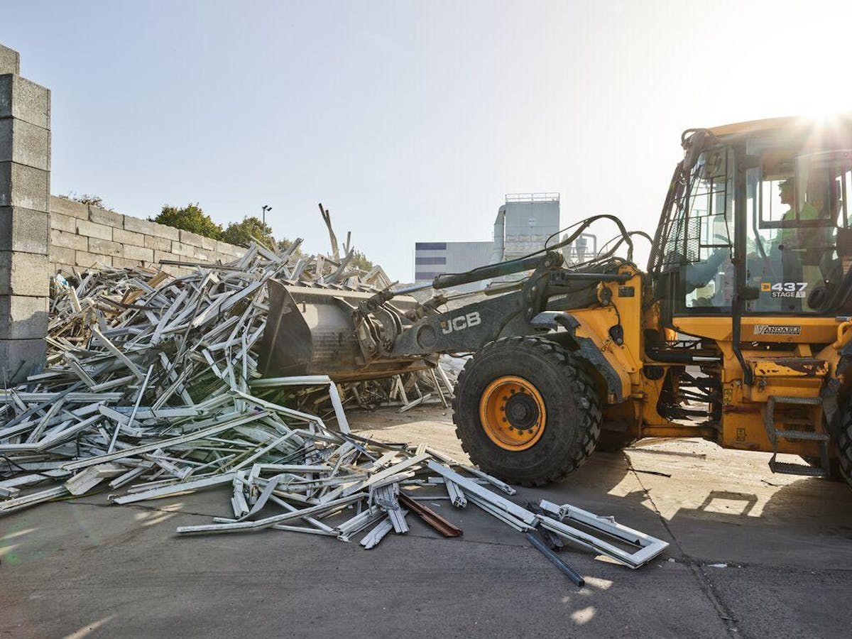 Van recycling tot groene energie: duurzaamheidsstrategie Deceuninck in actie - featured image