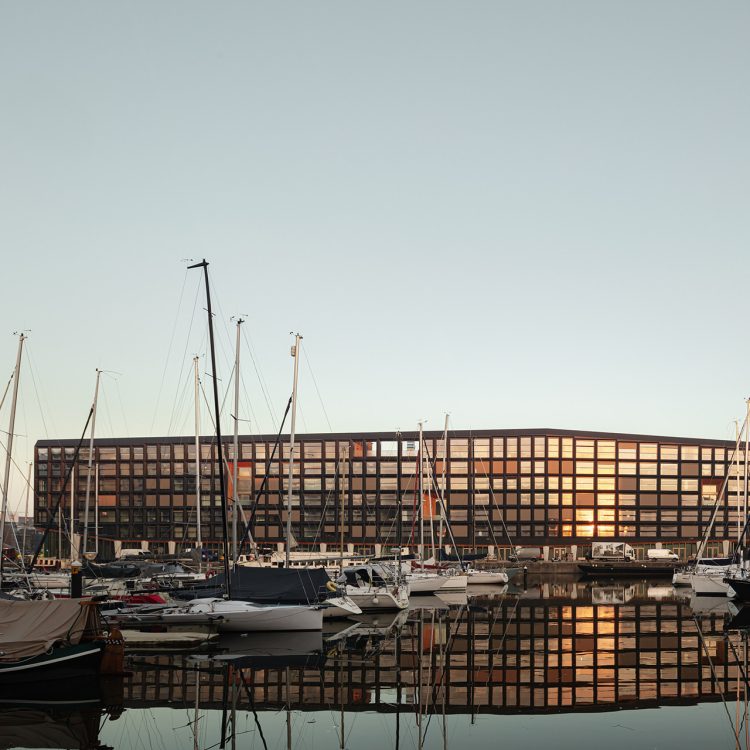 Jonas, IJburg